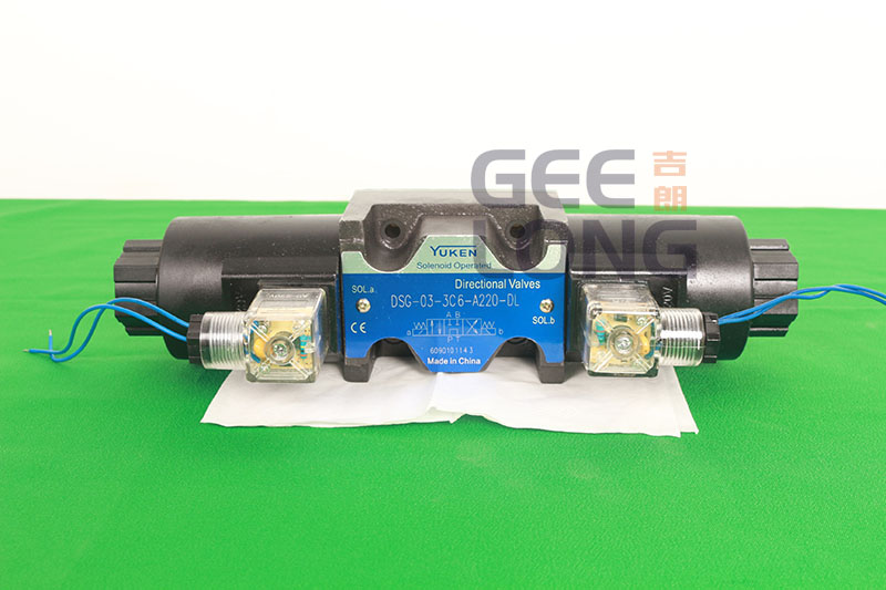 Sonenoid operated directional valves model: DSG-03-3C6-A220-DL