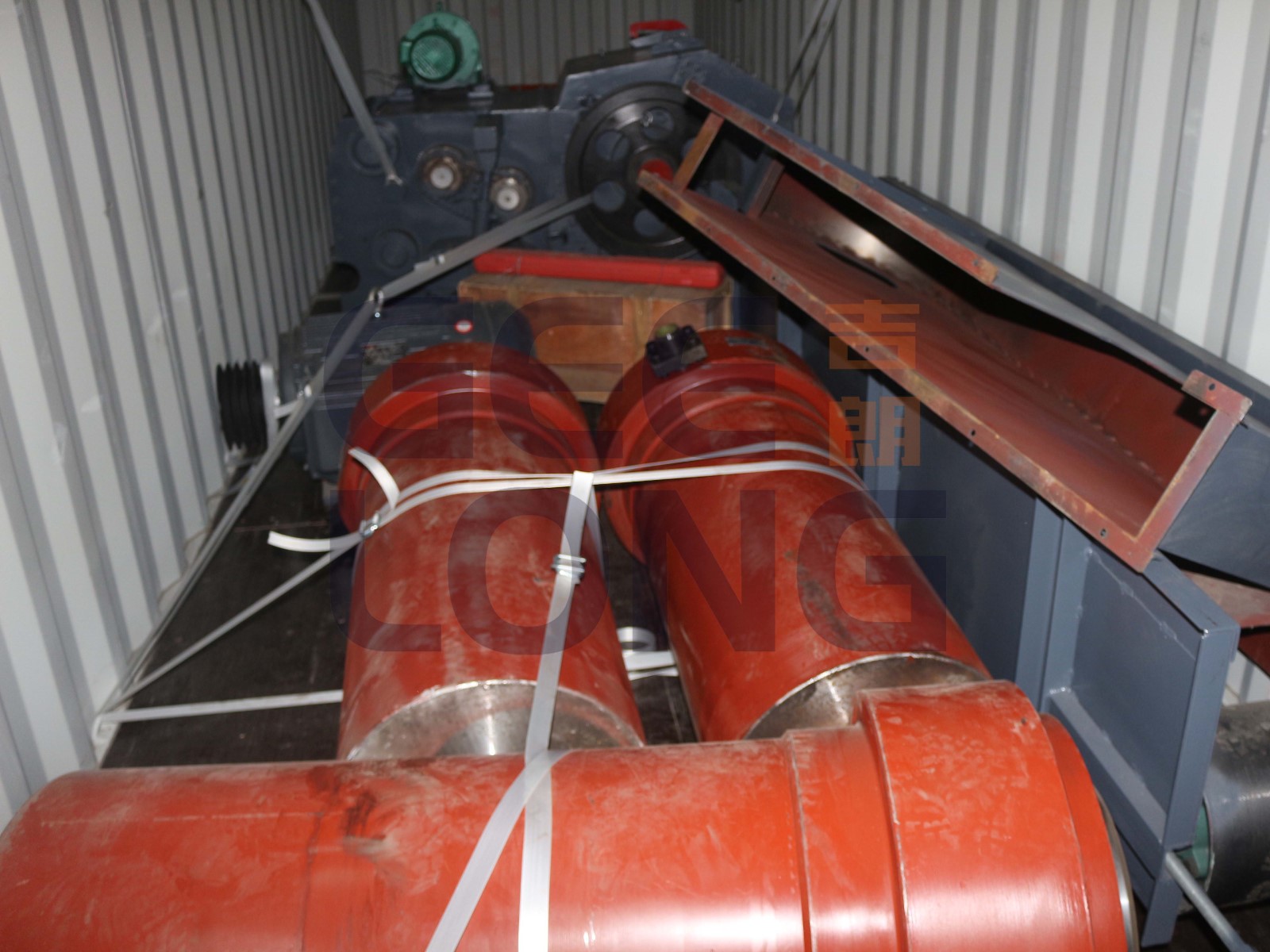 Hydraulic cylinder for plywood hot press machine.jpg