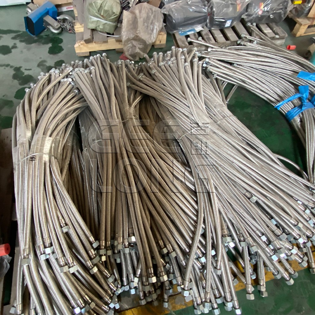 Stainless steel hose for hot press machine