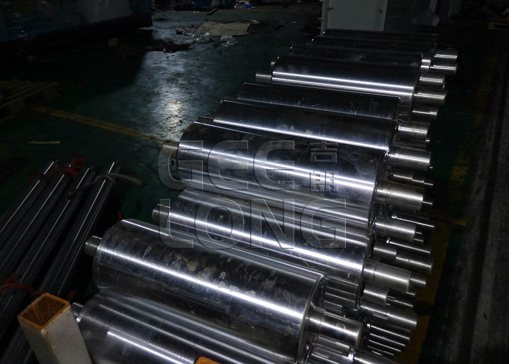 Electroplating rollers for plywood ground roller line