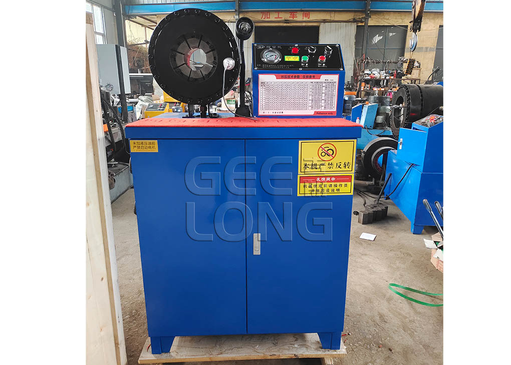 Hydraulic pipe locking machine for Plywood factory use