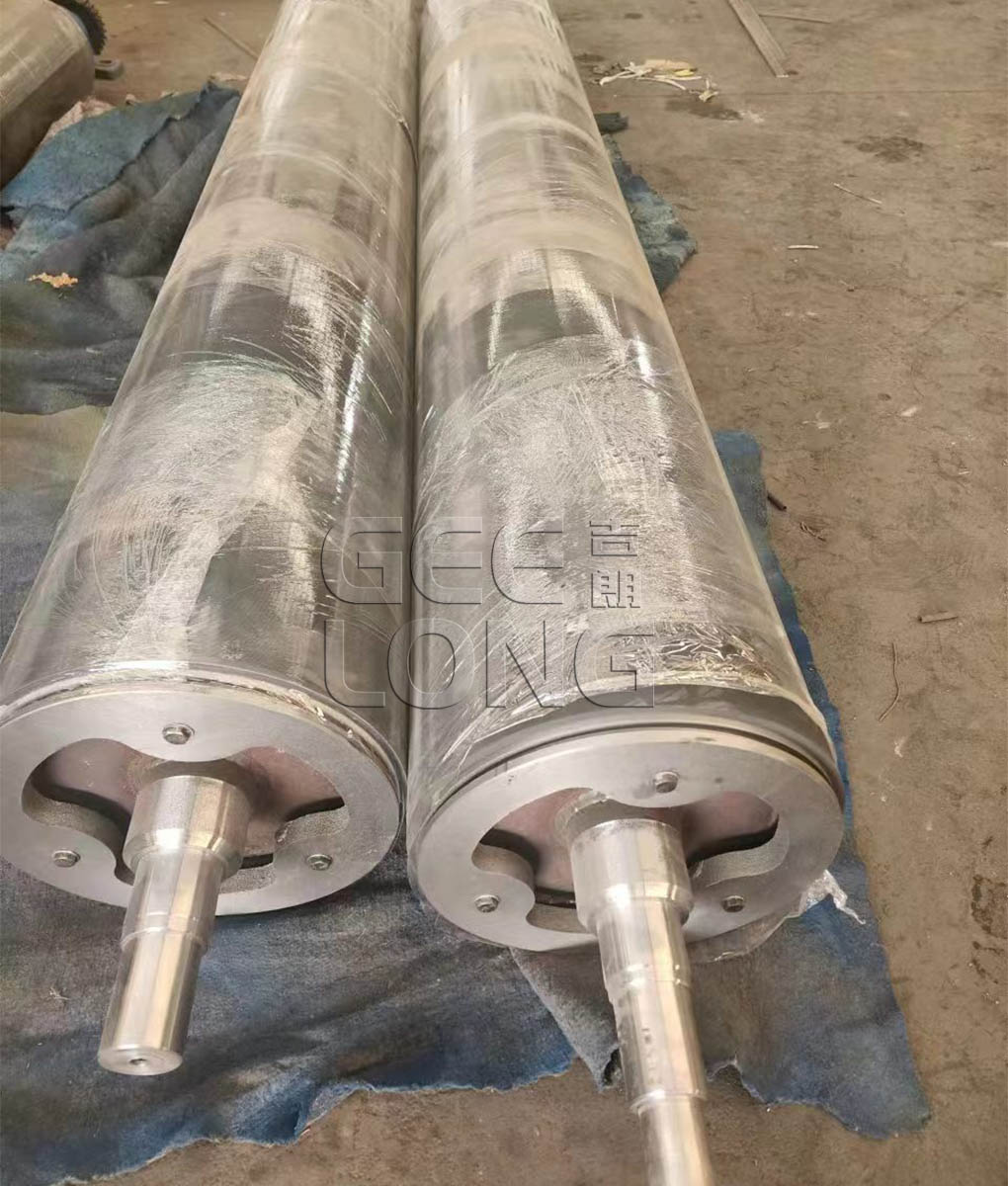 Steel roller for glue spreader machine for making plywood