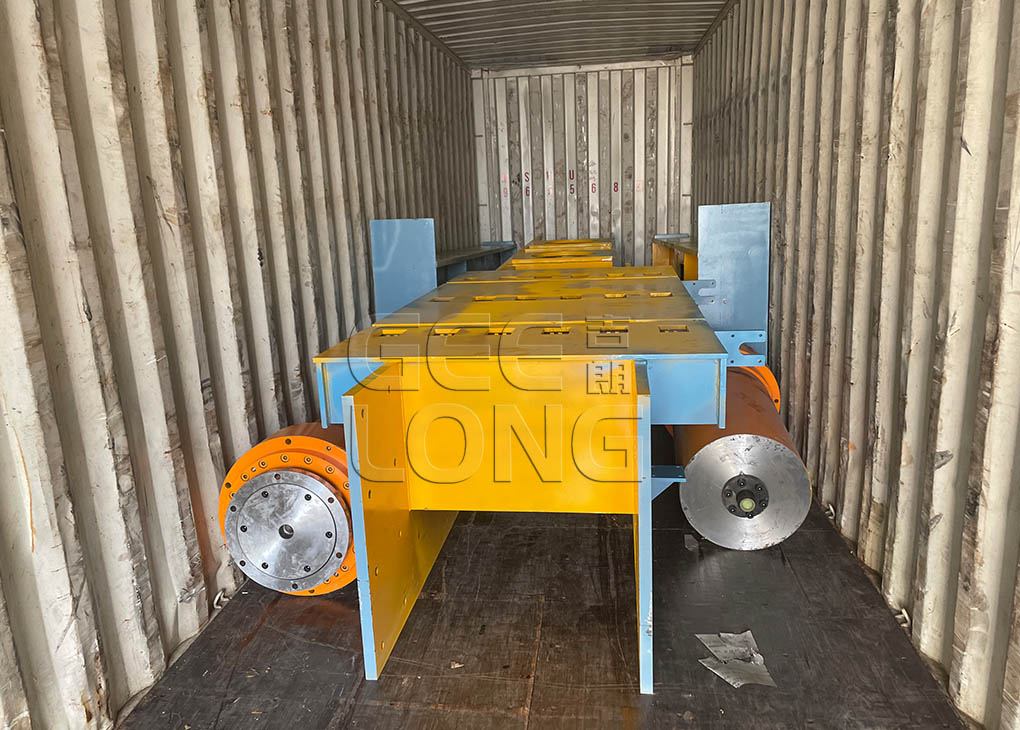 two containers plywood machinery are exported to Indonesia