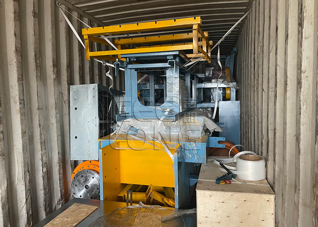 two containers plywood machinery are exported to Indonesia