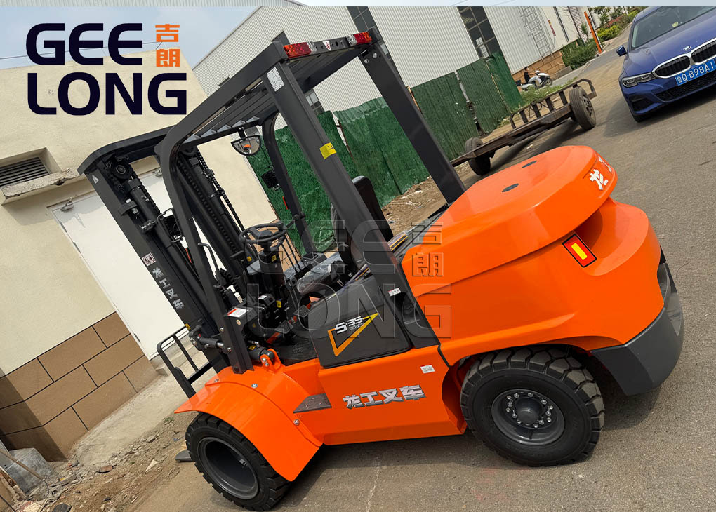 Double wheel 3T forklift machine for plywood factory
