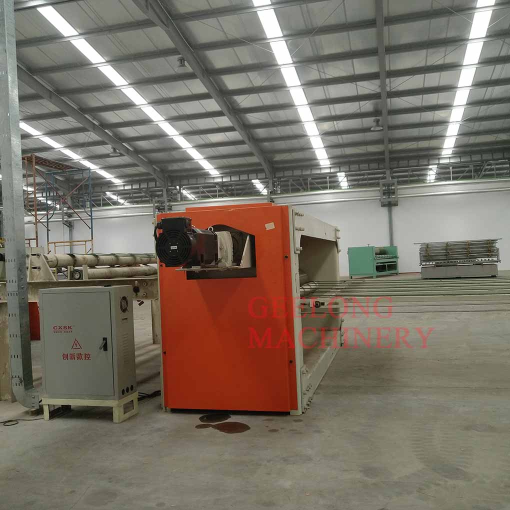 Servo veneer clipper machine