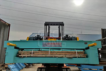 8ft automatic double roller moving veneer peeling machine exporting