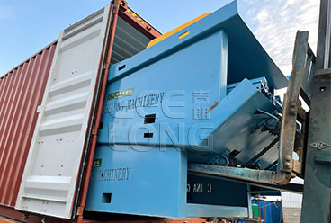 China GEELONG exported 6 sets of 4ft veneer peeling machine line