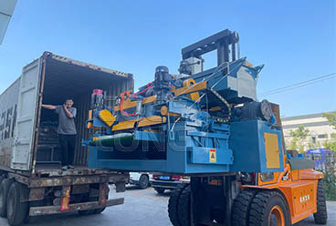 geelong exported the 5ft veneer peeling machine line,veneer edge grinding machine and veneer scarf jointing machine